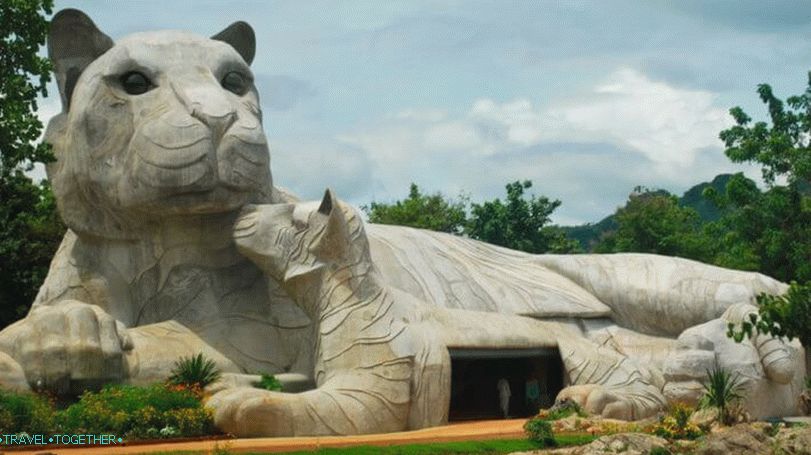 Wat Pha Luang Ta Bua templom Kanchanaburiban