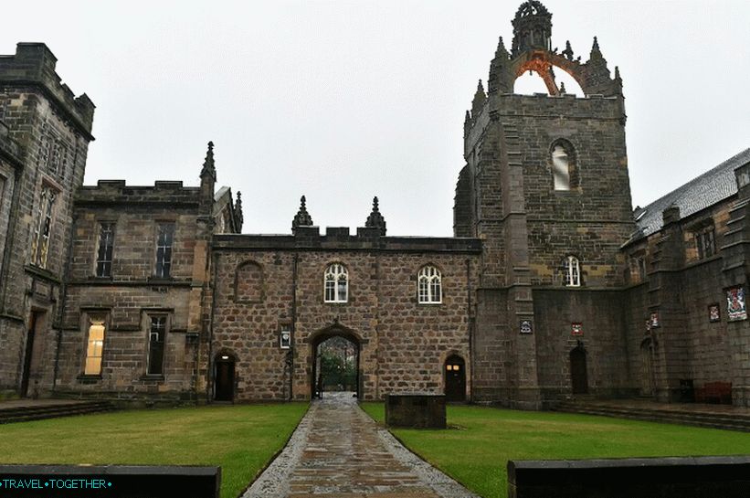 Egyetem és King's College