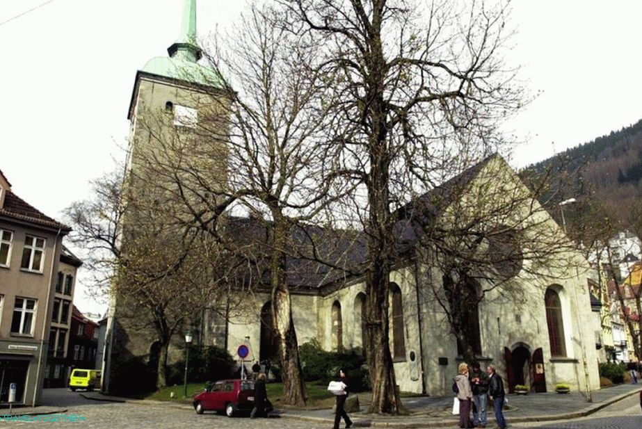 Szent Kereszt templom