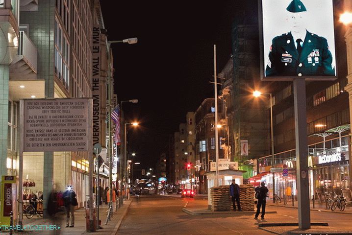 Belépsz az amerikai szektorba, Checkpoint Charlie
