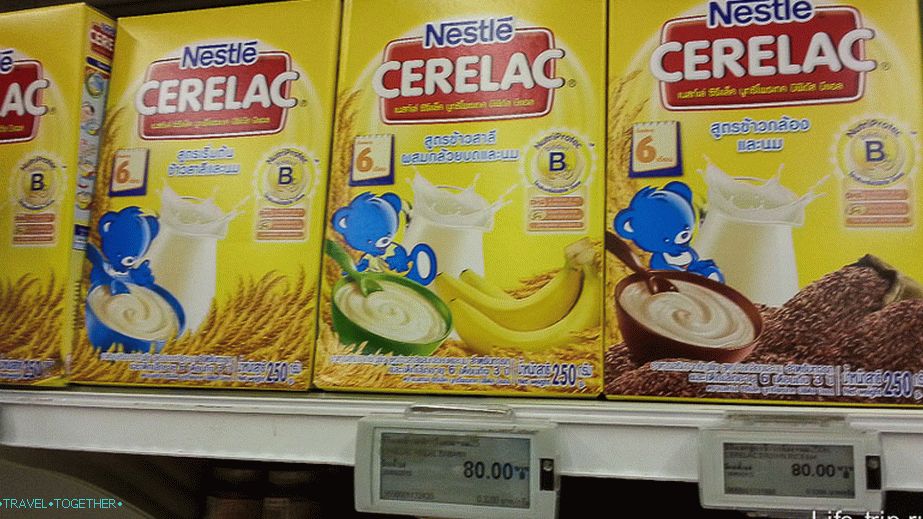 Különböző ízű gyermekek zabkása