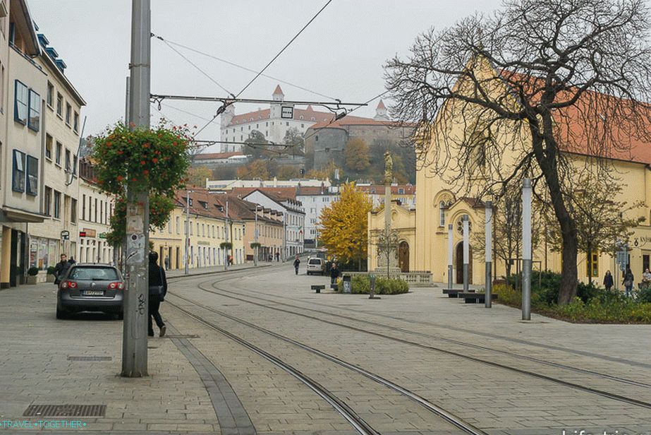 Séta és villamos zóna Pozsonyban