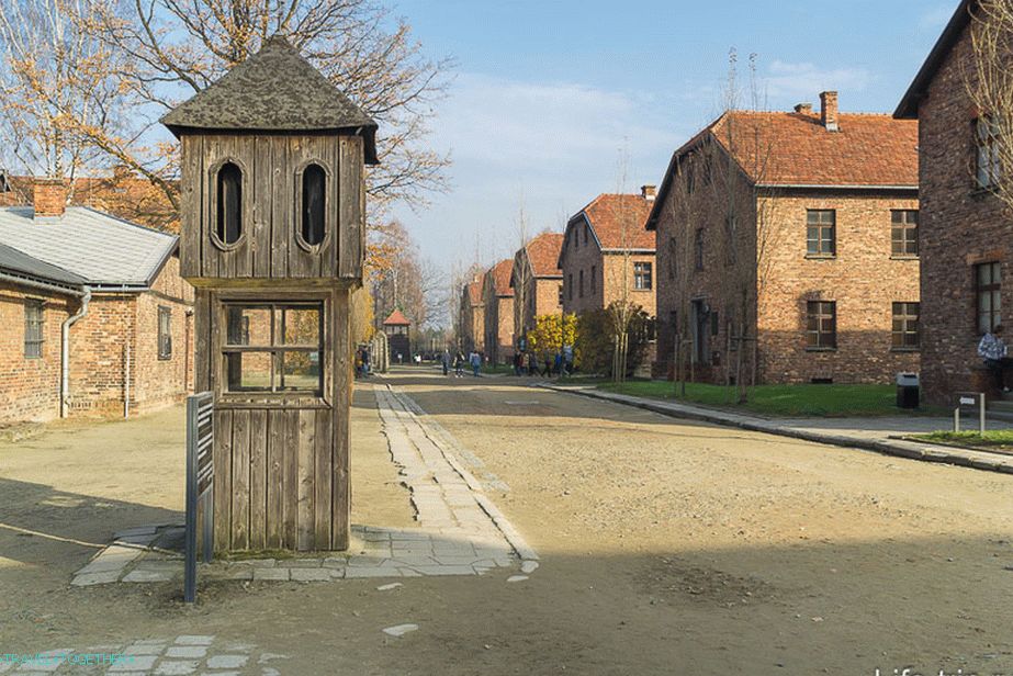 Platz, ahol a foglyokat számolták, ha valaki hiányzik, órákig állhatna a hidegben