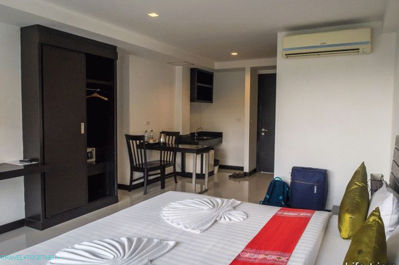 Good Phuket Hotel a Kata strandon - Lae Lay Suites