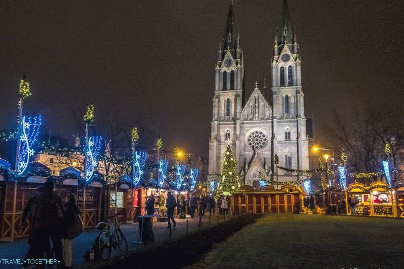 Szent Ludmila templom Prágában - egy hangulatos tér a városközpontban
