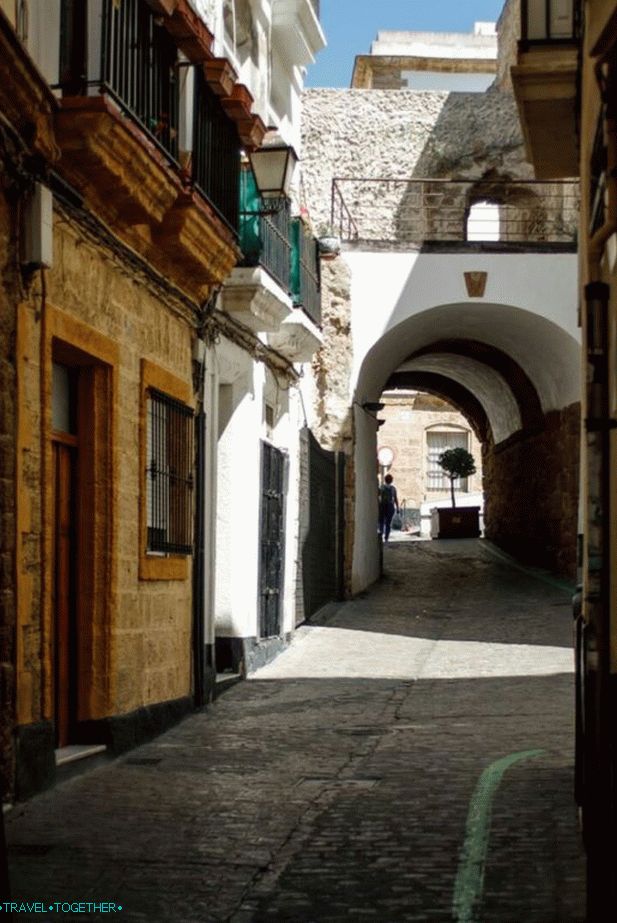 Cadiz ősi utcái