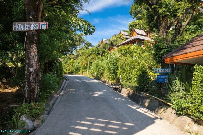 Cafe Monkey Bar a Phi Phi-ban - a bejárók és a hajnalok találkozására