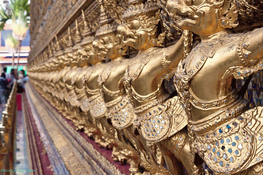 A smaragd Buddha temploma kívül