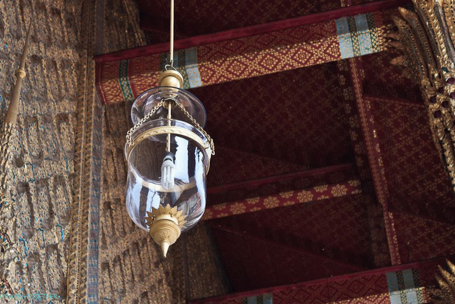 Wat Phra Kaew kívül
