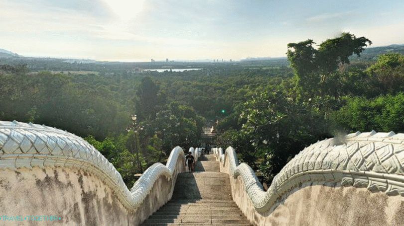 Pattaya szempontok - Hegy a Wat Yan-templom közelében