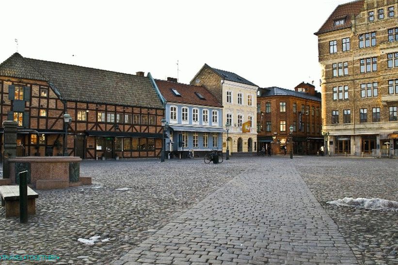 Kis tér (Lilla Torg) 