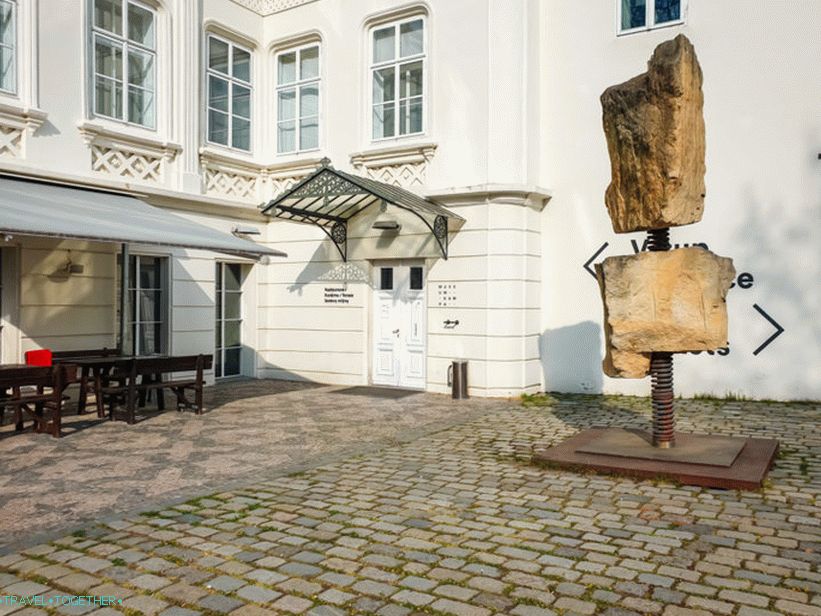 Kampa Múzeum Prágában - Óvatos, kortárs művészet