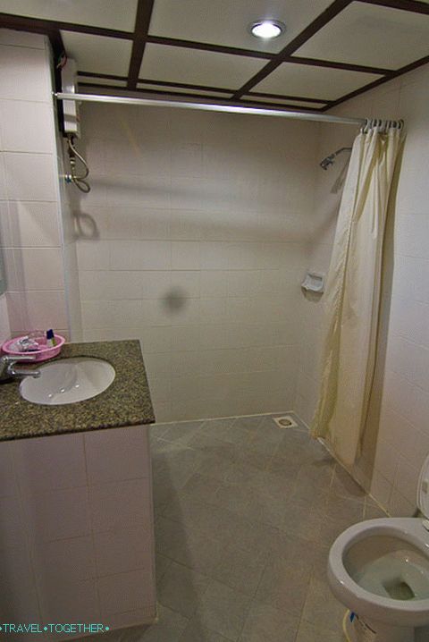Standard a hotel fürdőszobájában