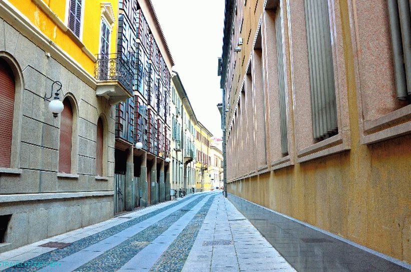 Novara utcák (Via Centrale) 