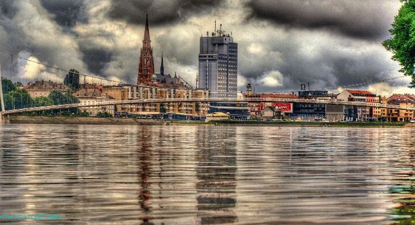 Gyalogos híd a Dráva felett