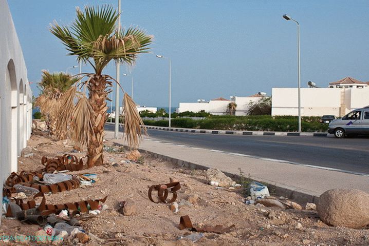 Szemét Sharm el-Sheikhben. Egyiptom.
