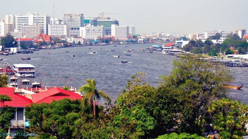 Chao Phraya folyó Bangkokban