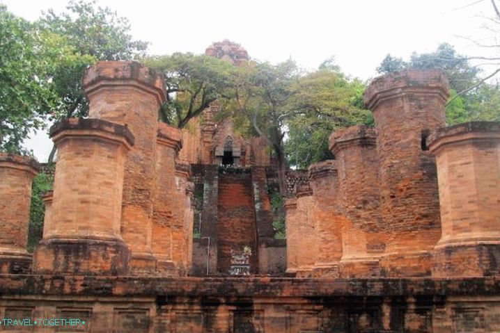 Nha Trang, Thyam Po Nagar tornyai