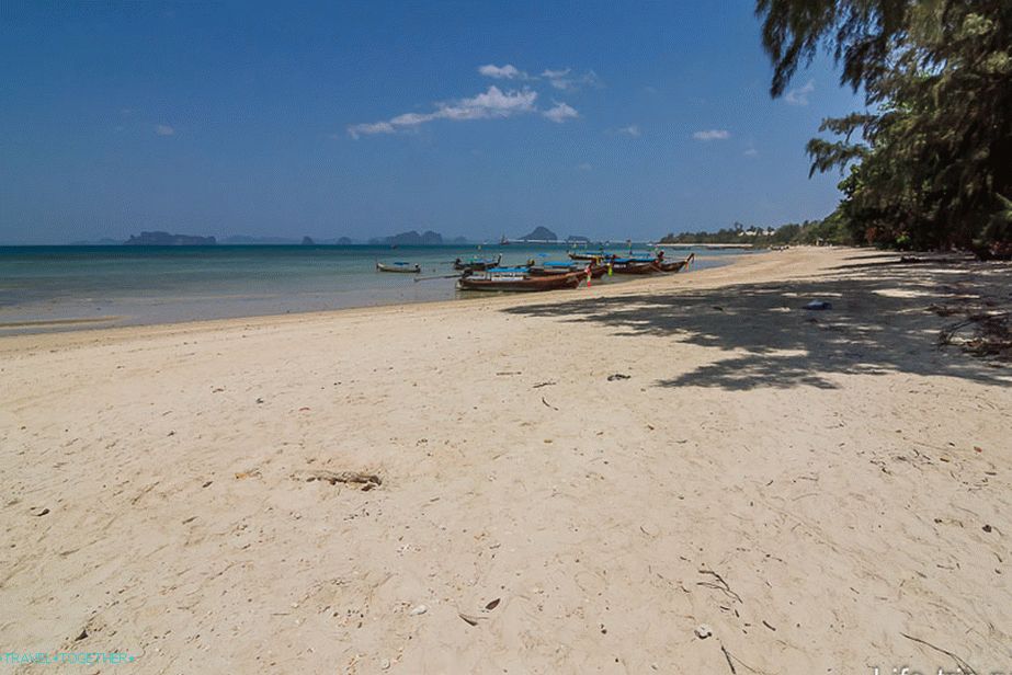 Klong Muang strand közepén, a Sofitel Hotel felé nézve