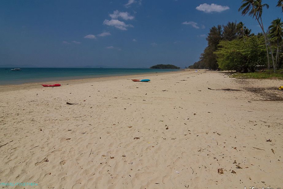 Klong Muang Beach bal oldala, a Sheraton Hotel közelében