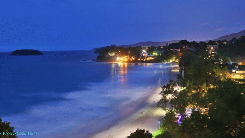 Kata Noi Beach naplemente után
