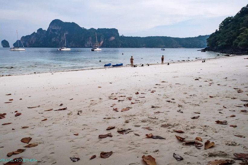 Monkey Beach Beach - Monkey Paradise a Phi Phi Don-on