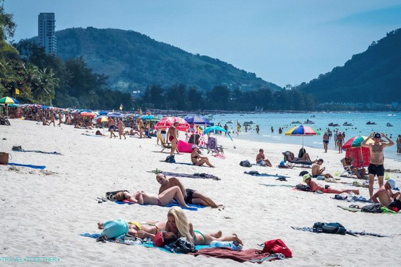 Patong Beach Phuketben a leginkább zajlik