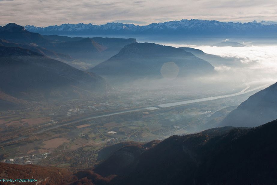 Grenoble városa felébred