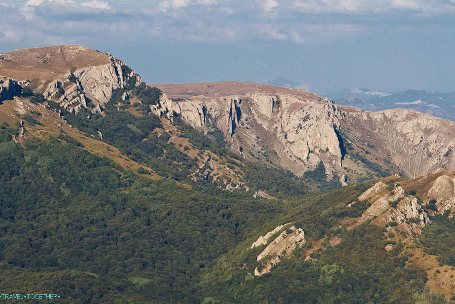 Karabi Yayla már látható előre.
