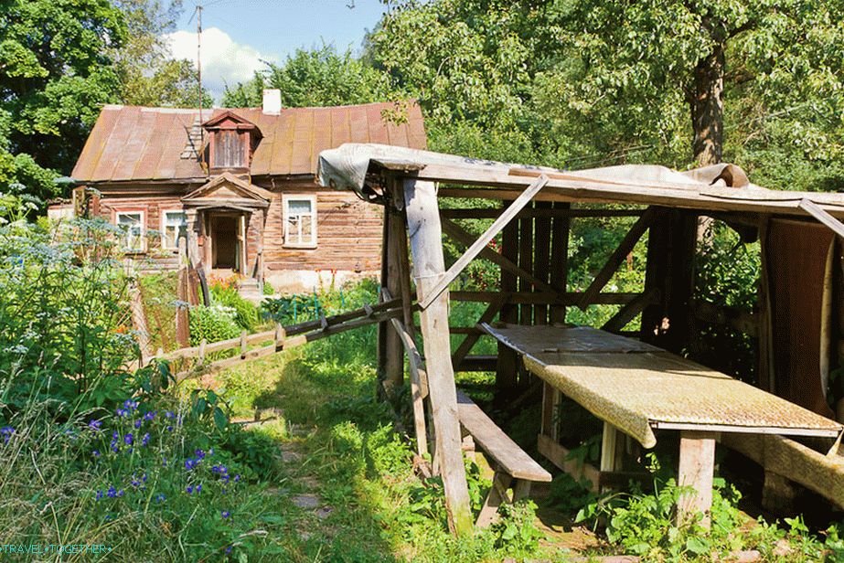 Hut gondnok tanyája