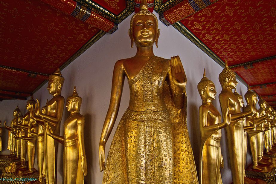 Buddha szobrok az egyik pozíciójukban
