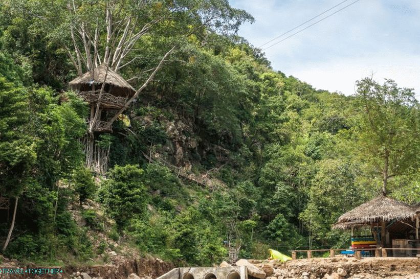Wang Sai vízesés a Phangan és egy unalmas vidámpark