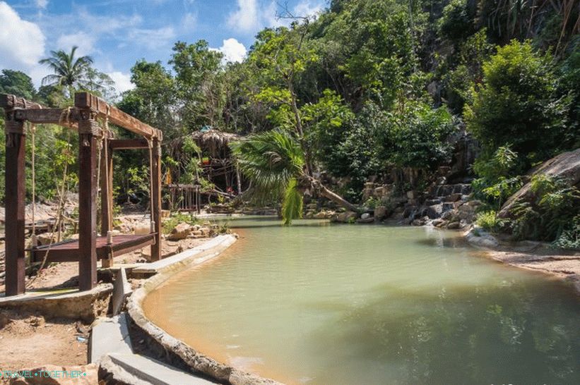 Wang Sai vízesés a Phangan és egy unalmas vidámpark
