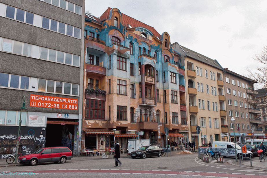 Érdekes épület Kelet-Berlinben
