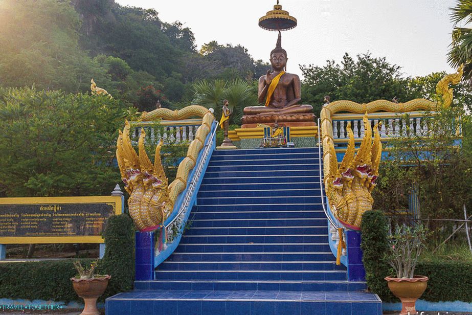 Közvetlenül a Wat Cha Am belépése után