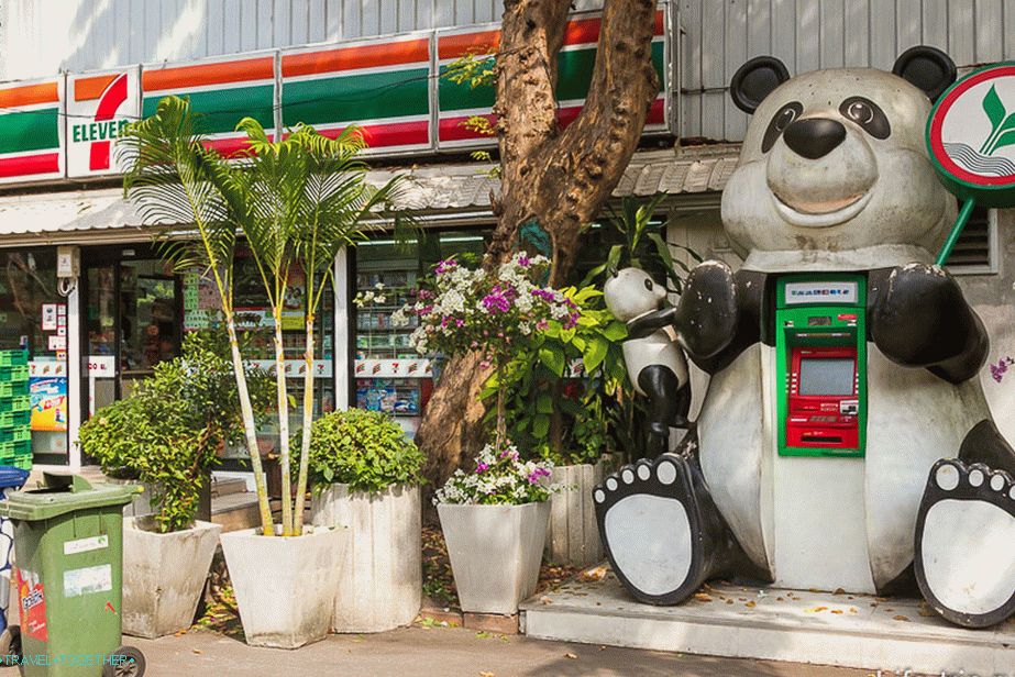 Mindenütt 7-11 és ATM panda formájában